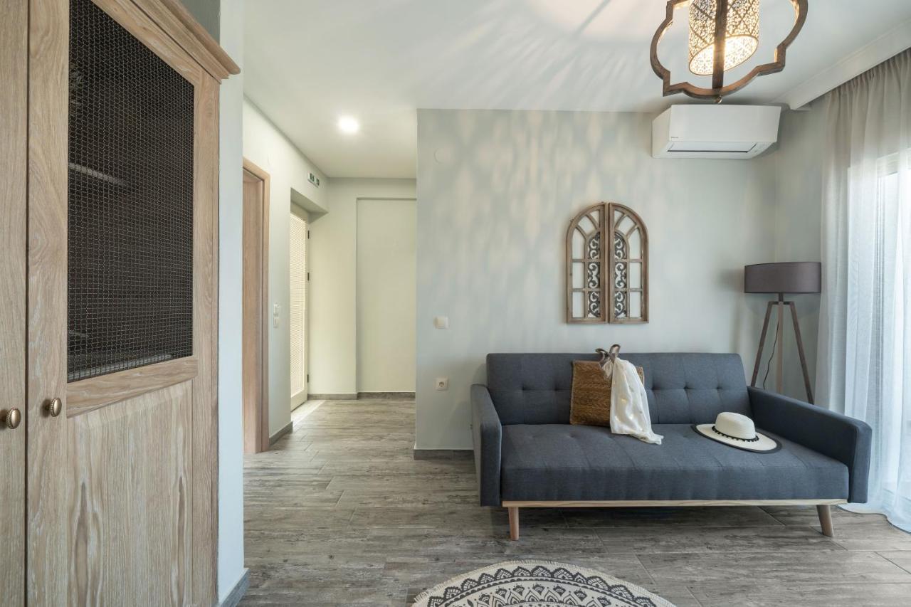 Mon Avis Boutique Hotel Криси Амудия Екстериор снимка